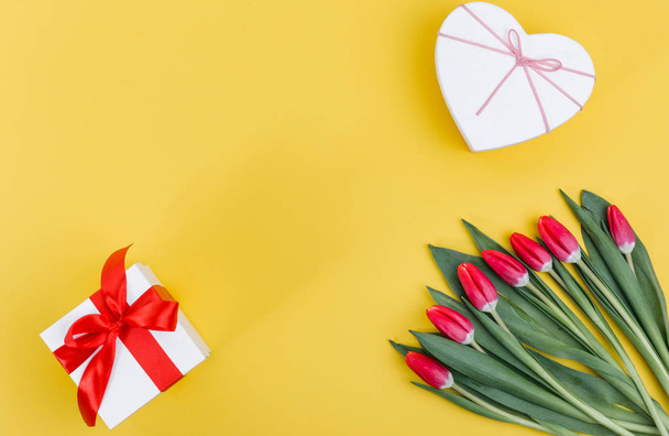 Valentine's day concept. Valentine's Day tulips. Holiday greeting card for Valentine's Day, Woman's Day, Mother's Day. - Foto, Bild