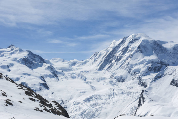 schöner Schneeberg in der Schweiz - Foto, Bild