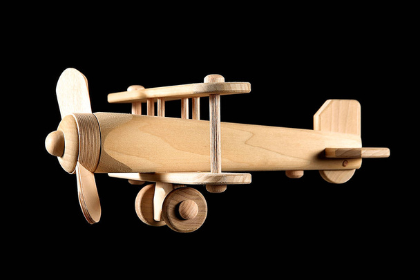 Houten vliegtuig voor modelbouw - Foto, afbeelding