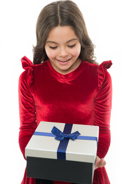 Happy birthday gift. Little girl with present box. small girl after shopping. big sale in shopping mall. Boxing day. Easy and fast. Perfect day. Incredible time while shopping. After shopping - Foto, Imagem