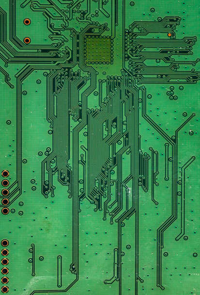 Πράσινο υπολογιστή πλακέτα με διάφορα ηλεκτρονικά στοιχεία. υφή - Φωτογραφία, εικόνα