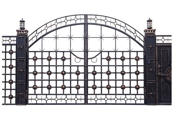 Aislamiento de puerta de hierro sobre fondo blanco
 - Foto, imagen