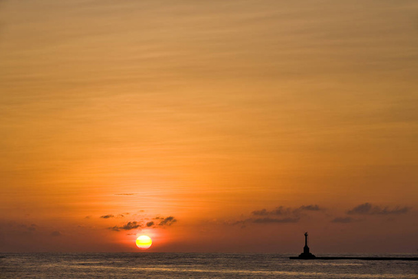 zonsondergang in de zee - Foto, afbeelding