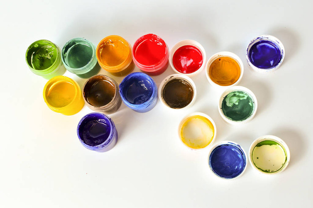 Набір барвистих кольорів води на білому
 - Фото, зображення