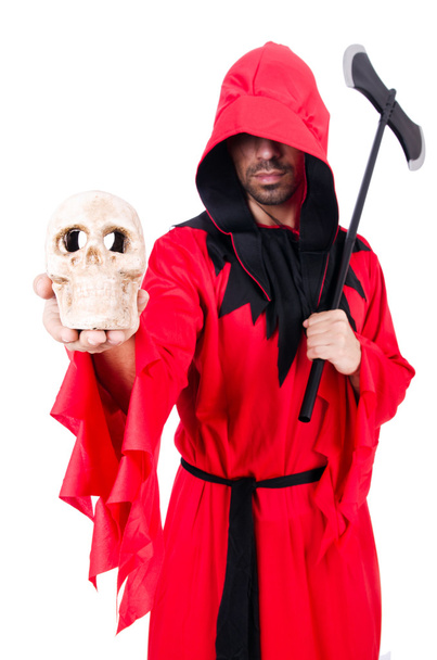 Exécuteur en costume rouge avec hache sur blanc - Photo, image