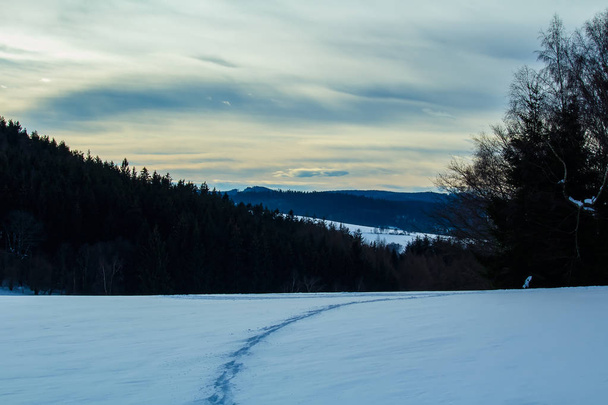 Kis út, a hó a téli Cseh táj  - Fotó, kép