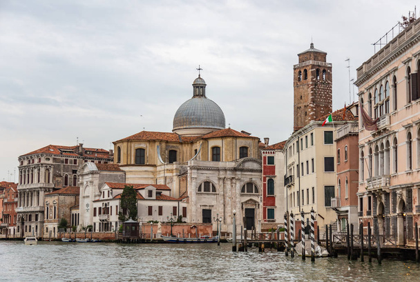 View of the Church of San Geremia from the canal in Venice, Italy  - Foto, Imagen