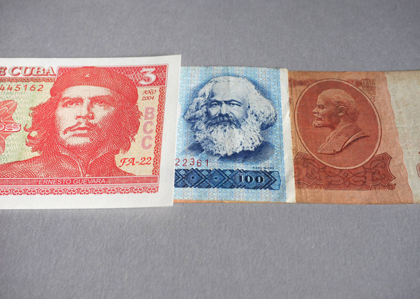 Vintage uit de circulatie genomen bankbiljetten van de Sovjet-Unie, de Duitse Democratische Republiek en Cuba - Foto, afbeelding