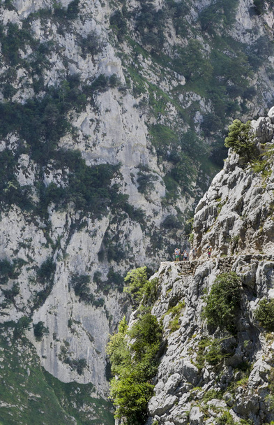 L'itinéraire Cares est l'un des sentiers de trekking les plus époustouflants que l'on puisse faire en Europe
 - Photo, image