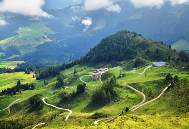 Dramatycznej scenerii, w górach, Tirol  - Zdjęcie, obraz
