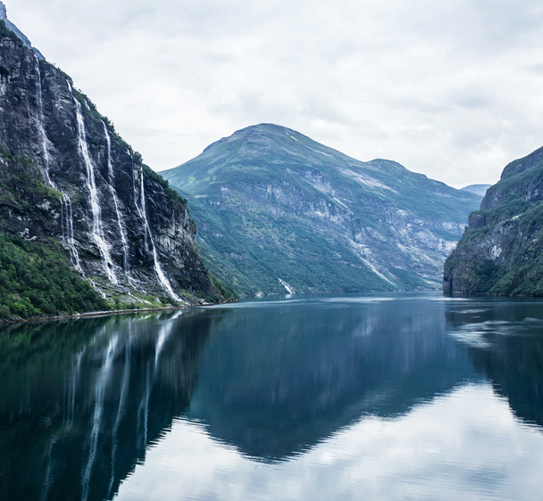 vízesések a geiranger fjordra, Norvégia. - Fotó, kép
