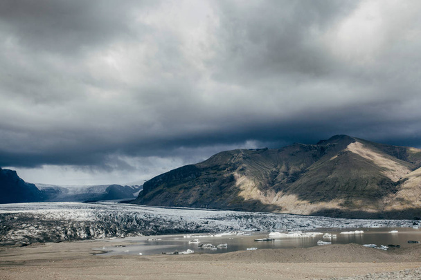 Jokulsarlon-Gletscher bei stürmischem Wetter, Island - Foto, Bild