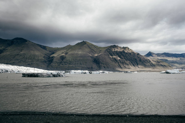 Льодовик Йокулсарлон у штормову погоду (Ісландія) - Фото, зображення