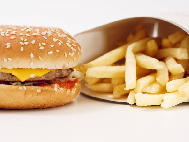 fast food fries burger on white background - Foto, afbeelding