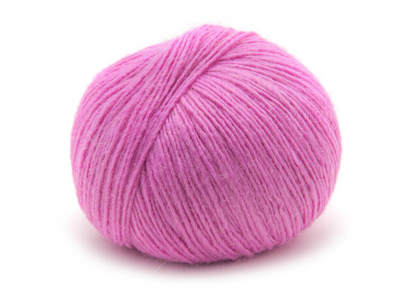 Рожевий плюшевий м'яч на білому тлі
 - Фото, зображення