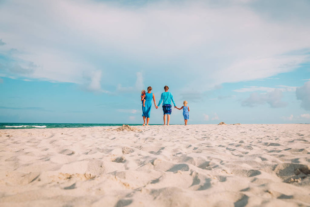 happy family with kids walk on beach - Foto, imagen