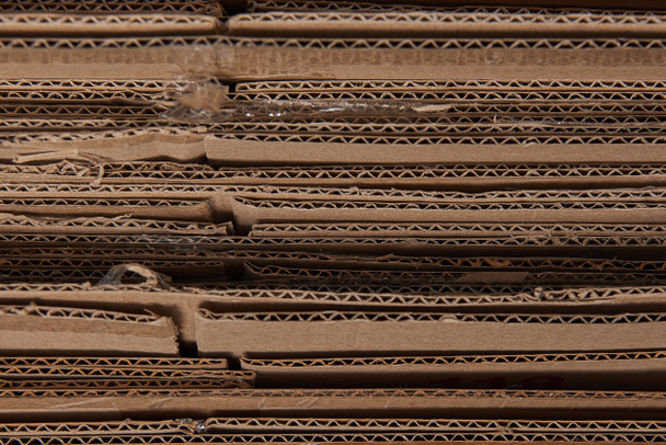 Close up van bruin gevouwen golfkarton  - Foto, afbeelding