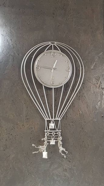 Часы выглядят как воздушный шар
 - Фото, изображение