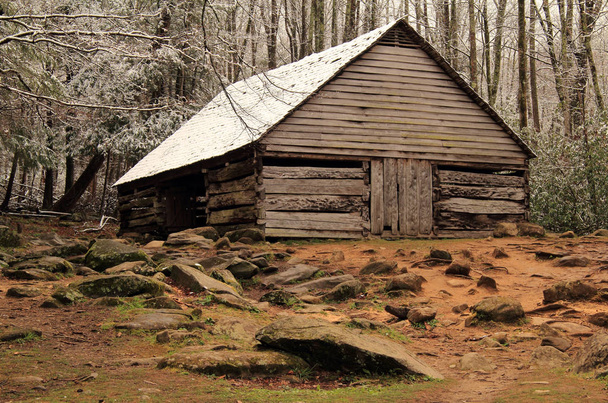 The historic Noah Ogle homestead is a popular stop along the Cherokee Orchard Road in Great Smokey Mountains National Park, Gatlinburg, Tennessee - Photo, Image