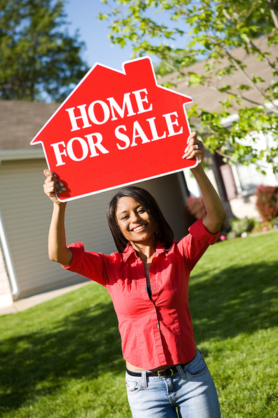 Home: Woman Wants to Sell House - Foto, imagen