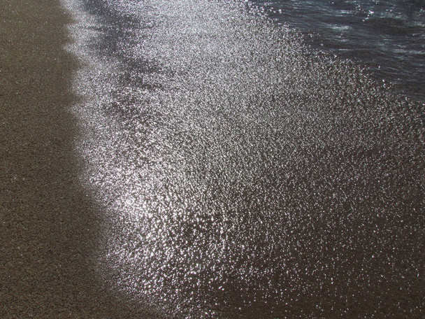 Beautiful background. Amazing sunny water and sand - Valokuva, kuva