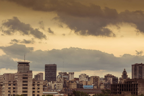 ブエノスアイレス、アルゼンチン - 1月19日:プエルトマデロのウォーターフロントの眺め、 ブエノスアイレス - 写真・画像