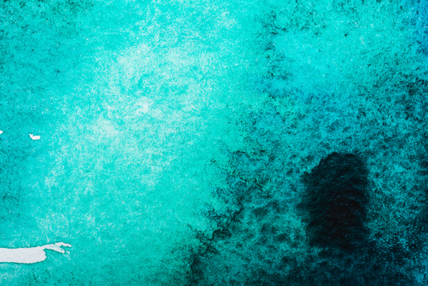 vista superior del derrame de acuarela turquesa con espacio de copia
 - Foto, Imagen