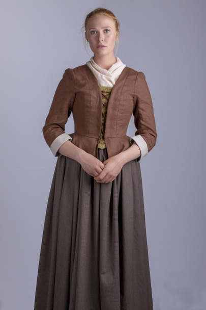 18th century woman in brown ensemble - Valokuva, kuva