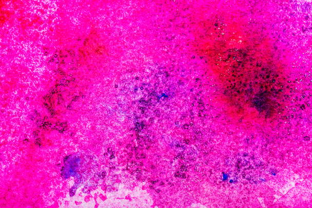 bovenaanzicht van pink aquarel morsen met kopie ruimte  - Foto, afbeelding