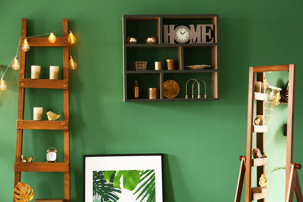 Interiér krásný, příjemný zelená stěna - Fotografie, Obrázek