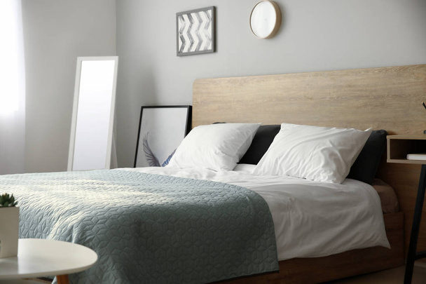 Интерьер красивой современной спальни - Фото, изображение