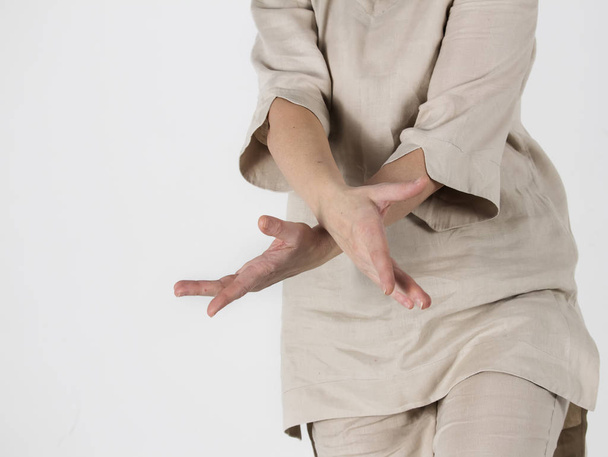 koudel ruce ženy - Fotografie, Obrázek