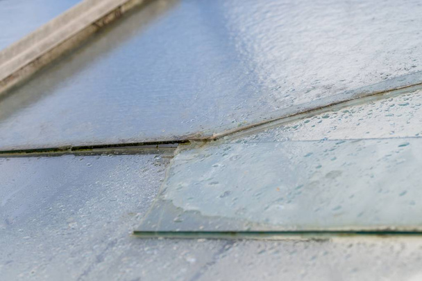 Törött üveg ablak, az üvegházhatást okozó, Németország - Fotó, kép