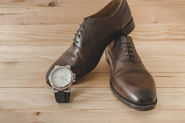 Boty a hodinky jako příslušenství se oblékat elegantně - Fotografie, Obrázek