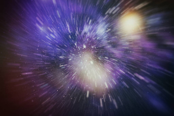 Explodindo e expandindo os homens. Animação em loop com wormhole viagens interestelares através de um campo de força azul com galáxias e estrelas
 - Foto, Imagem
