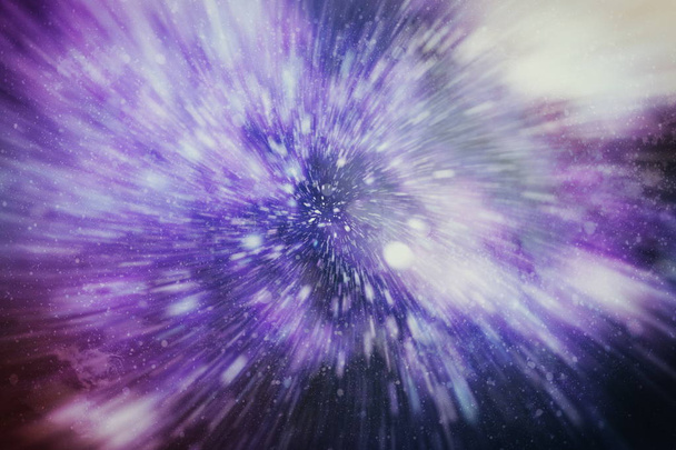 Exploderende en uitbreiden van de movemen. Lus animatie met wormgat interstellaire reizen door een blauwe krachtveld met sterrenstelsels en sterren - Foto, afbeelding