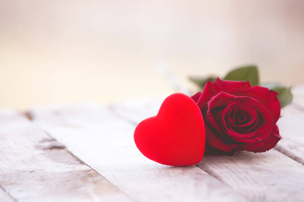 Corazón rojo y rosa San Valentín fondo
 - Foto, Imagen