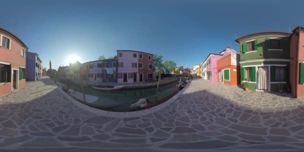 360 VR Traditional houses along canal and Leaning Bell Tower in Burano, Italy - Footage, Video