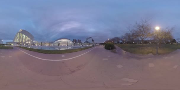 360 Vr міста мистецтв і наук з зеленого парку, переглянути в сутінки. Валенсія - Кадри, відео