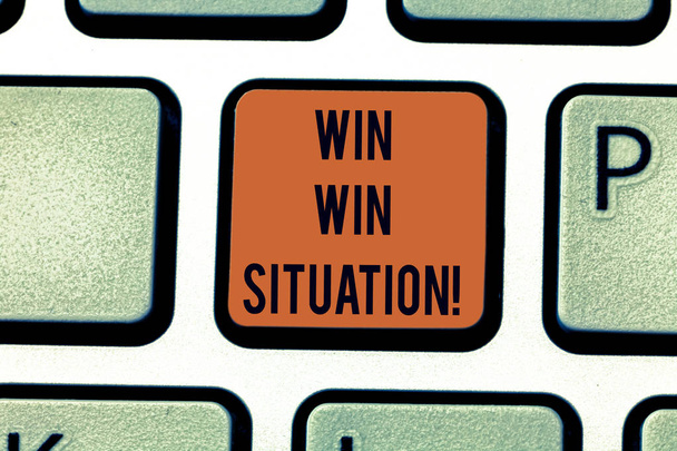 Word writing text Win Win Situation. Business concept for choice which is good for everyone who is involved Keyboard key Intention to create computer message pressing keypad idea. - Photo, Image