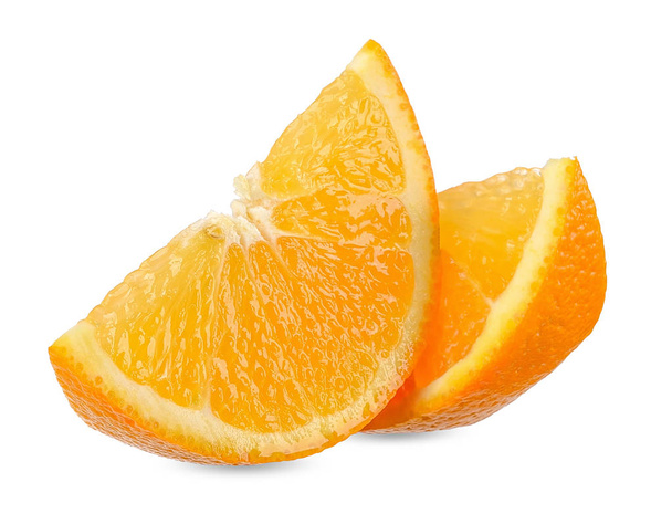 Plátek pomeranče izolované na bílém s ořezovou cestou - Fotografie, Obrázek