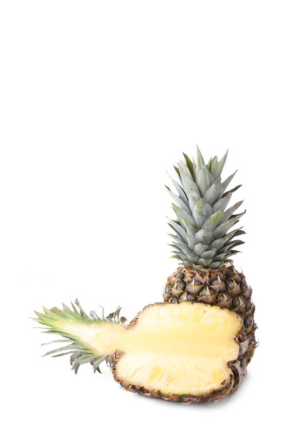 Ripe pineapples isolate on a white background - Fotografie, Obrázek