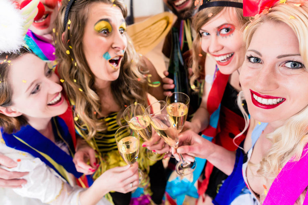 People on party drinking champagne - Zdjęcie, obraz