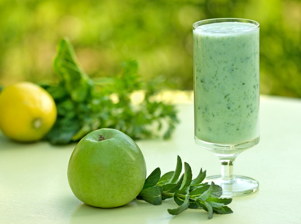 Yeşil smoothie - yeşil suyu - Fotoğraf, Görsel