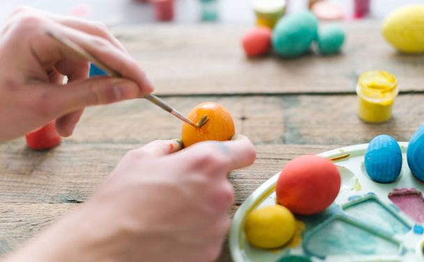 The process of painting Easter eggs. Preparing for Easter - Fotoğraf, Görsel