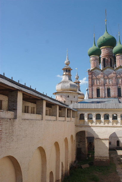 HISTORY AND ARCHITECTURE The Kremlin of Rostow Velikij RUSSIA - Zdjęcie, obraz