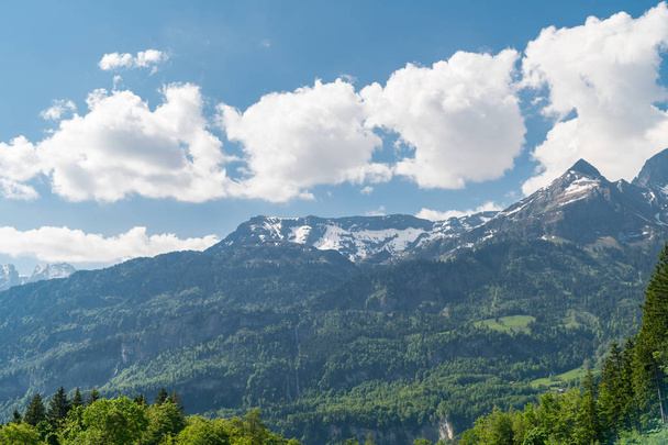 Вражаючих гірських переглядів в швейцарських Альпах краєвид, Швейцарія - Фото, зображення