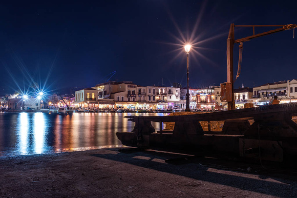 Vue de nuit du port de Rethymno sur l'île de Crète, Grèce
 - Photo, image