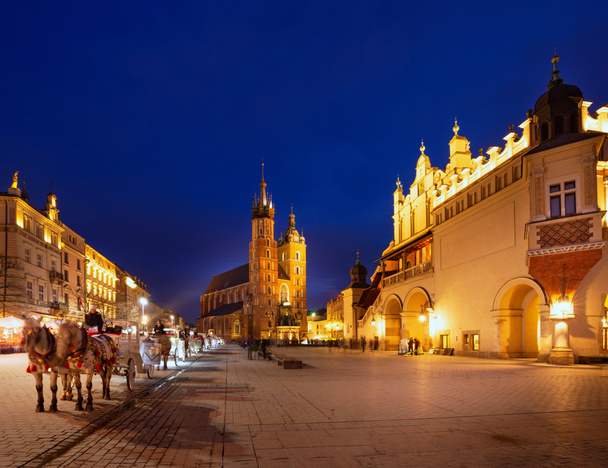 Krakau. Altstadtplatz bei Nacht - Foto, Bild