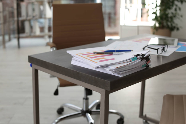 Stack of documents on table in office - Foto, immagini